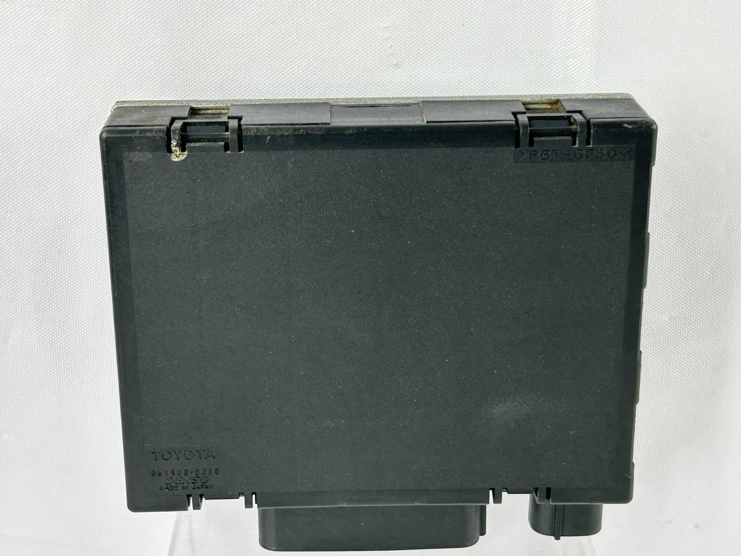 2000 Lexus RX300 Towing Converter Module Unit With Bracket OEM 08921-04821