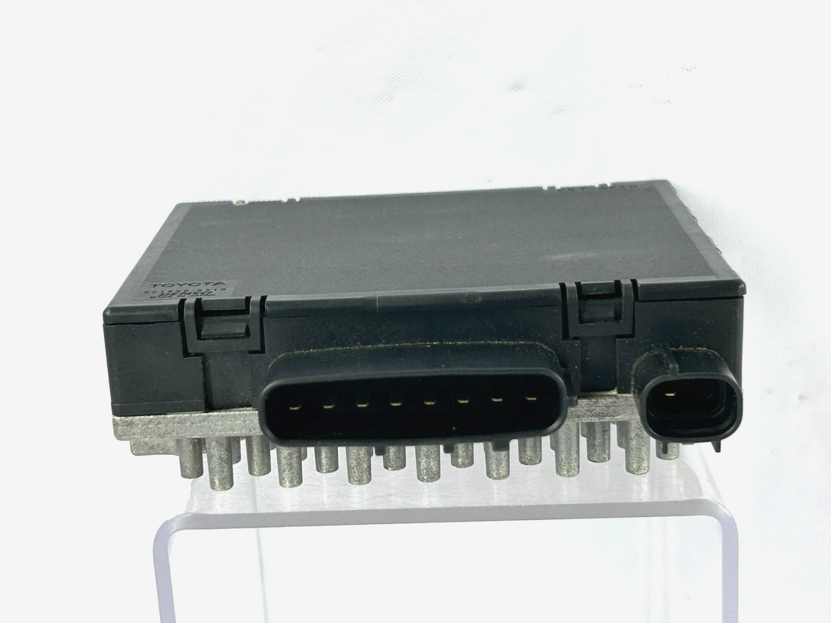 2000 Lexus RX300 Towing Converter Module Unit With Bracket OEM 08921-04821