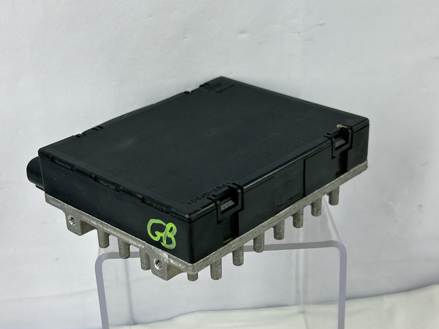 2000 Lexus RX300 Towing Converter Module Unit With Bracket OEM 08921-04821