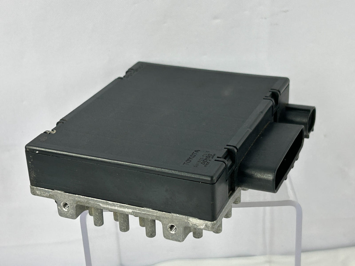 2000 Lexus RX300 Towing Converter Module Unit With Bracket OEM 08921-04821