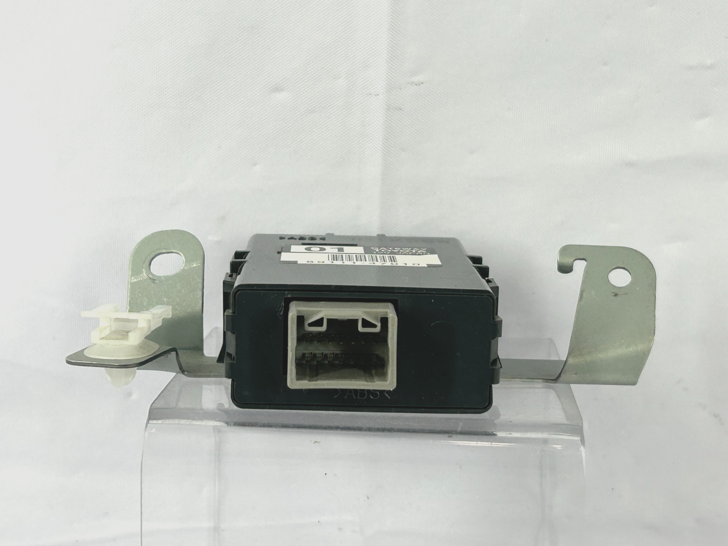 2001-2003 Toyota Prius Multiplex Network Gateway Computer Module OEM 89111-47010