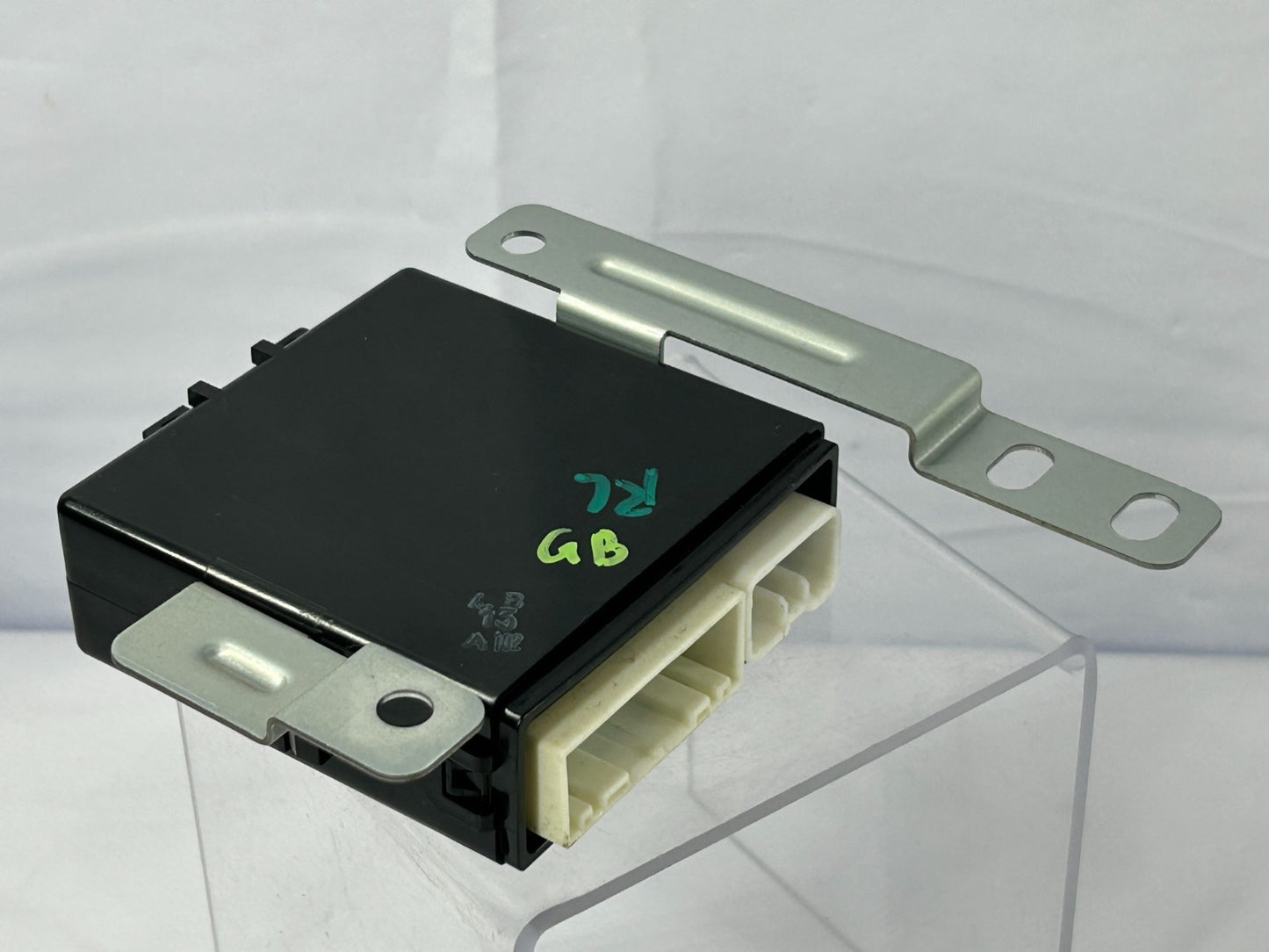 1999-2003 Lexus RX300 Rear Left Multiplex Network Control Module OEM 89224-48020