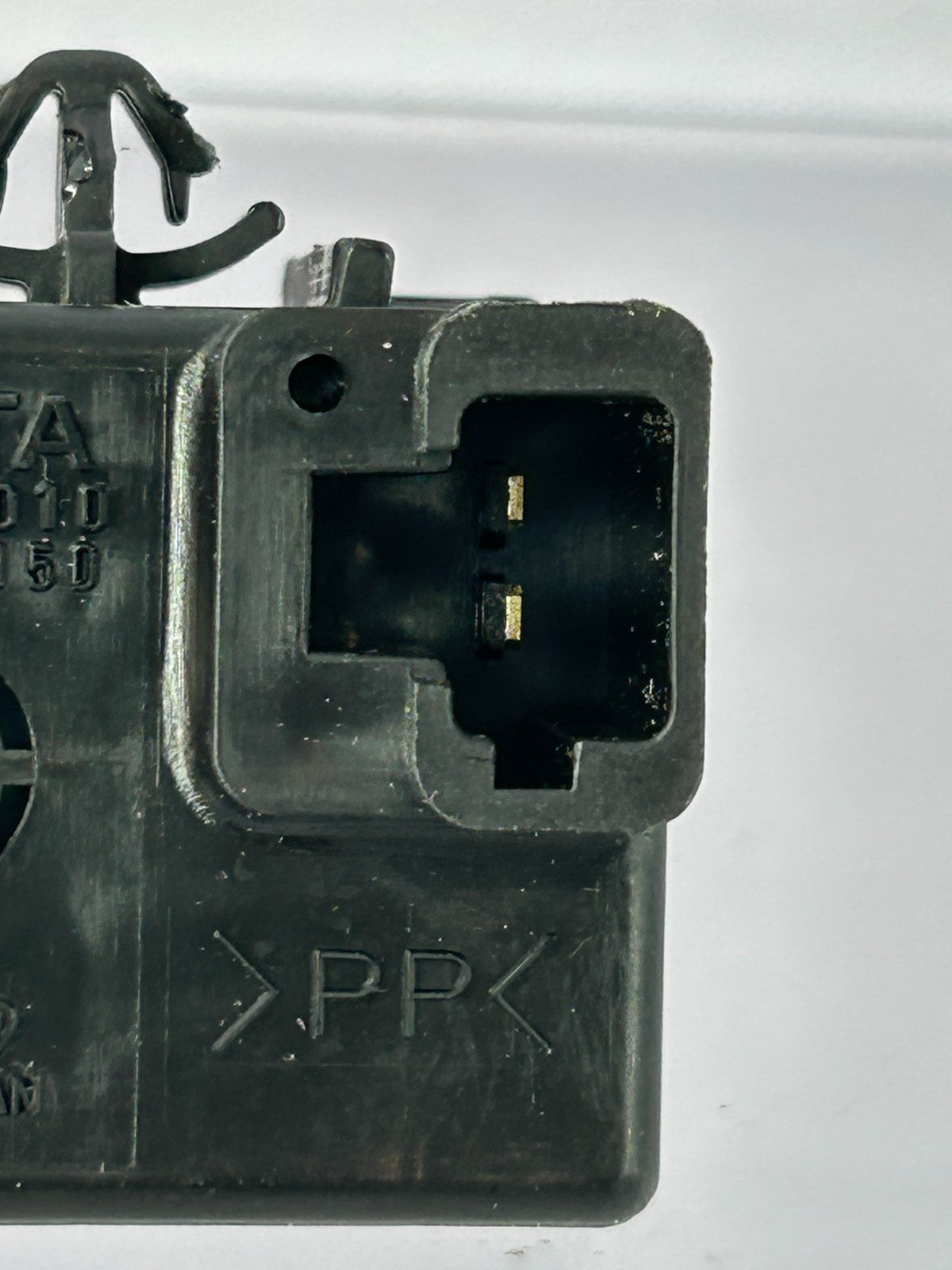 2000-2003 Lexus RX300 SKID Control Warning Buzzer Module Unit OEM 86652-51010