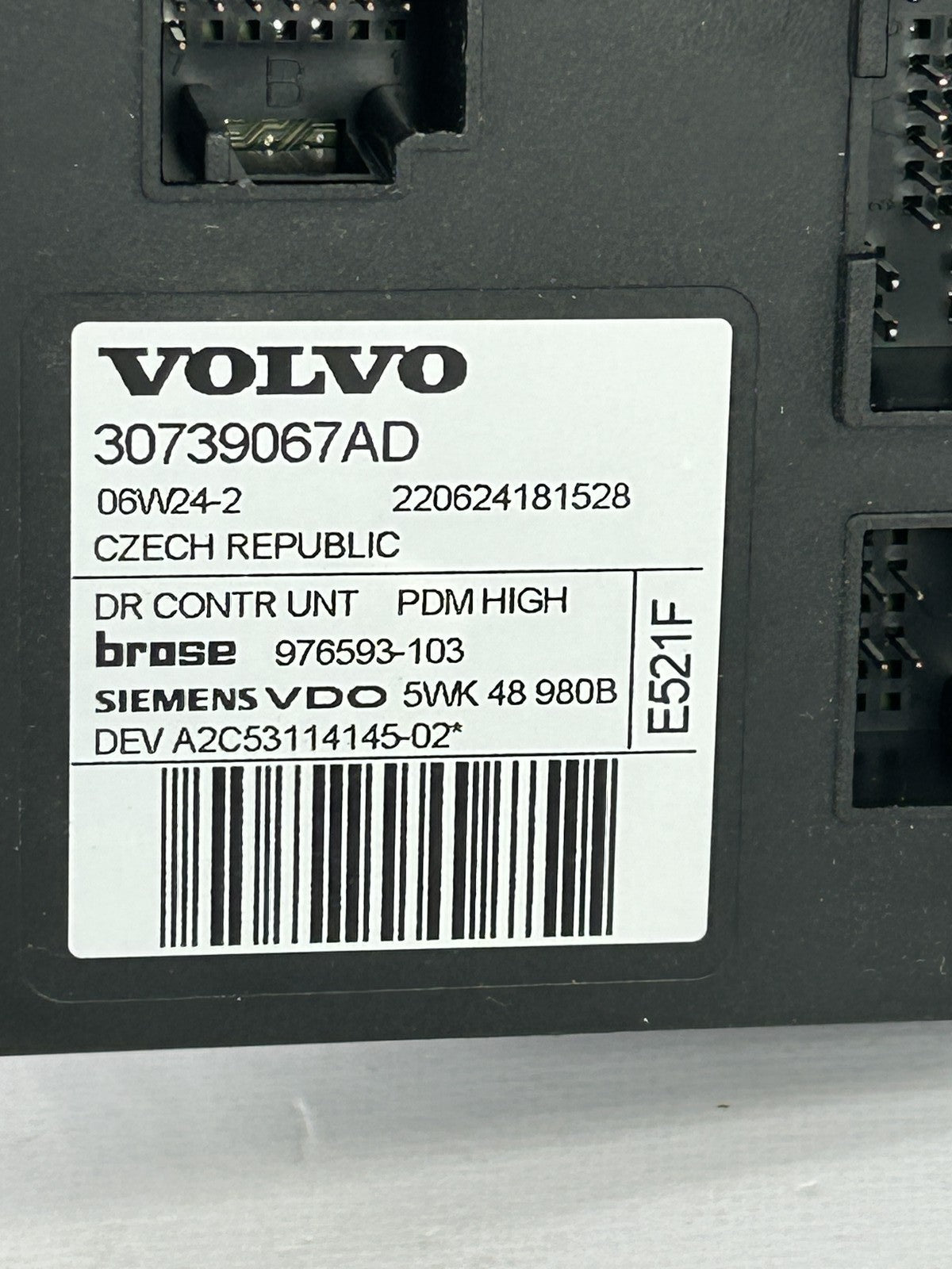 Volvo S40 V50 OEM Window Motor & Control Module Front Right 30739067AD