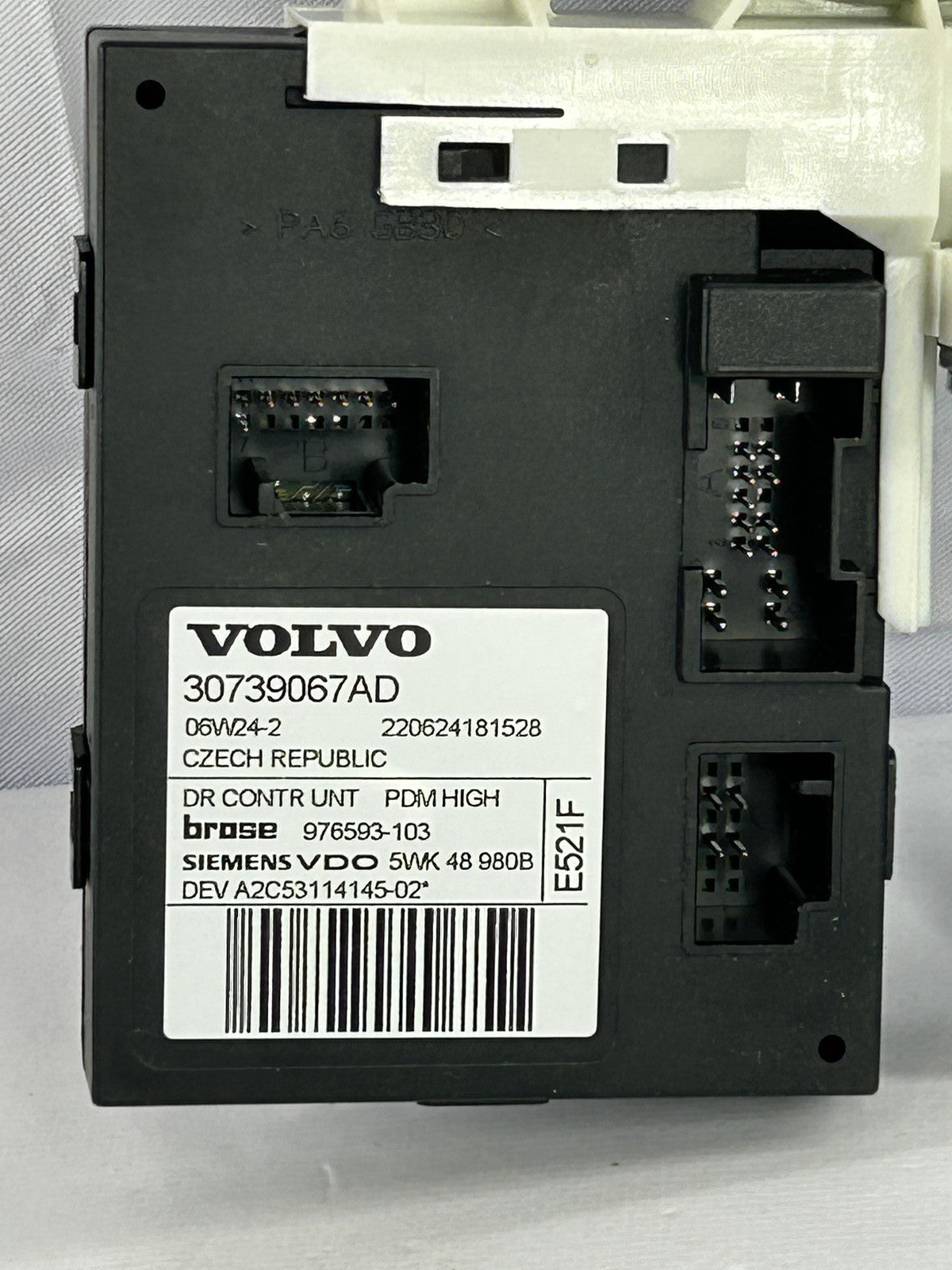 Volvo S40 V50 OEM Window Motor & Control Module Front Right 30739067AD