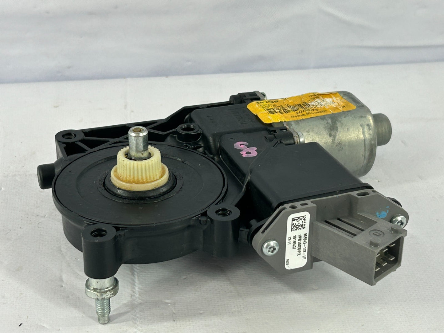 08-17 Buick Enclave Front Left Door Power Window Regulator Motor OEM 20783375