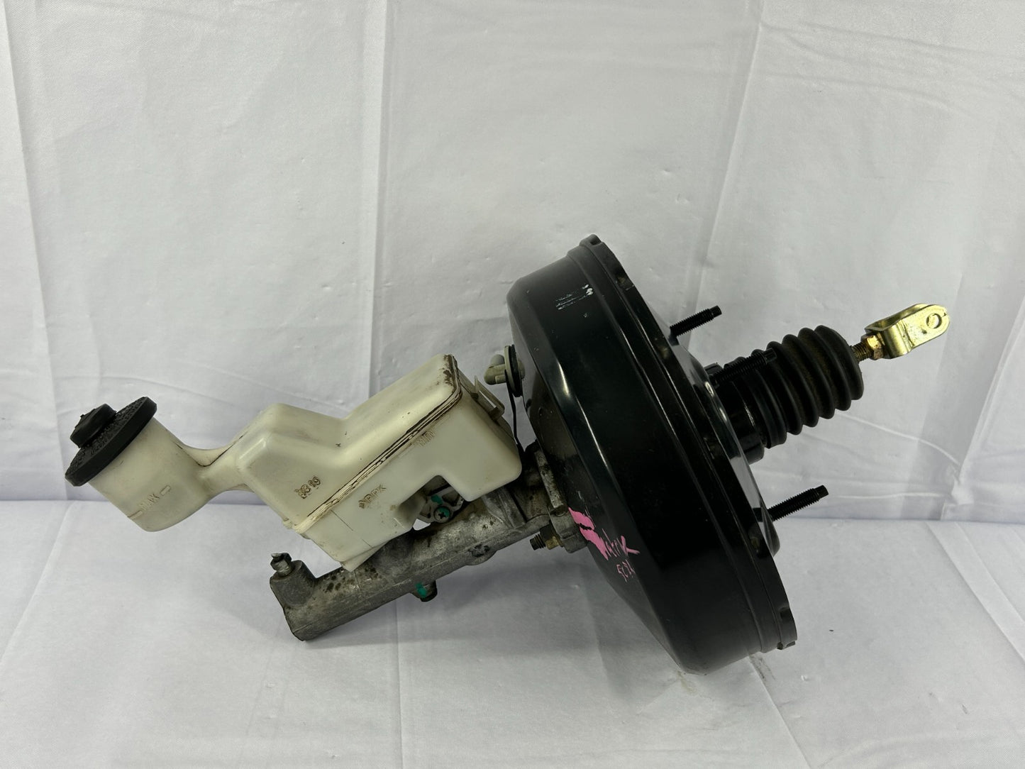 2003-2008 Toyota Matrix Power Brake Booster & Master Cylinder OEM 44610-02210