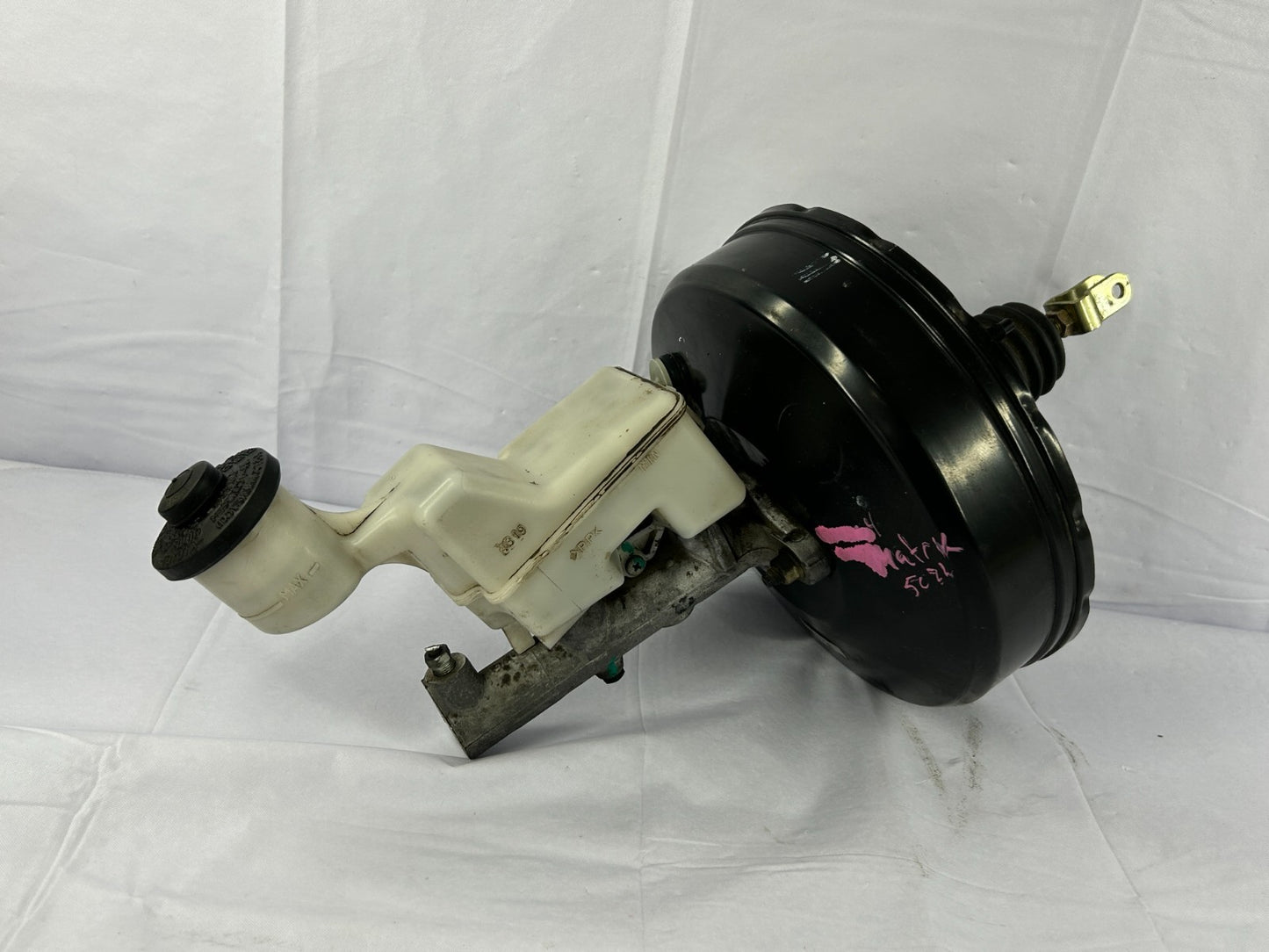 2003-2008 Toyota Matrix Power Brake Booster & Master Cylinder OEM 44610-02210