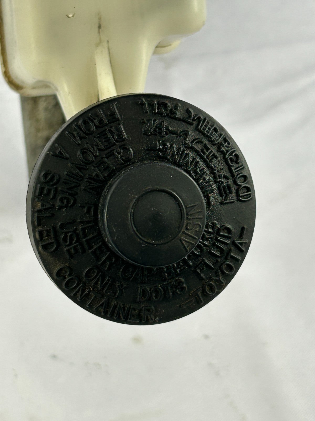 2003-2008 Toyota Matrix Power Brake Booster & Master Cylinder OEM 44610-02210