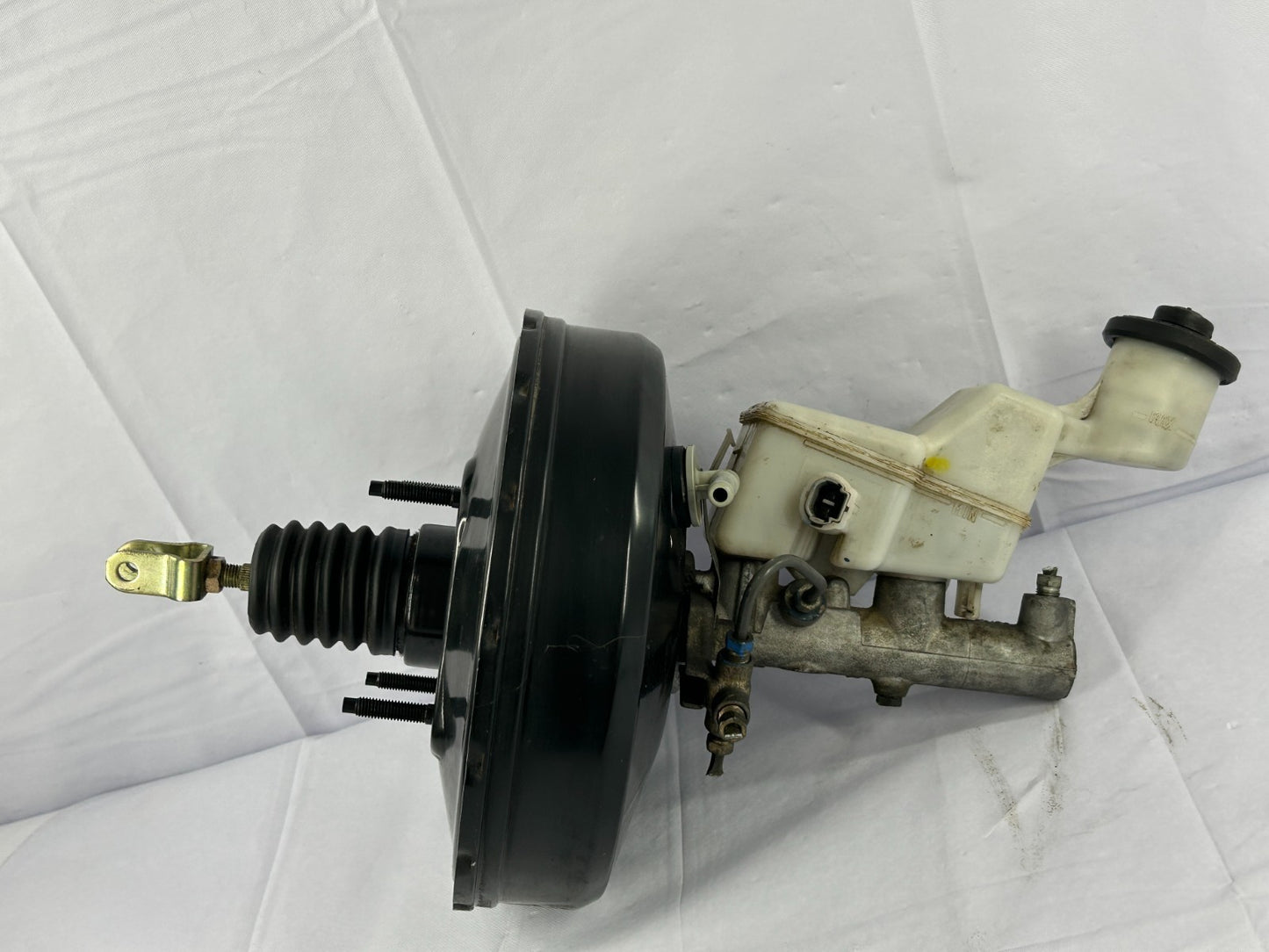 2003-2008 Toyota Matrix Power Brake Booster & Master Cylinder OEM 44610-02210