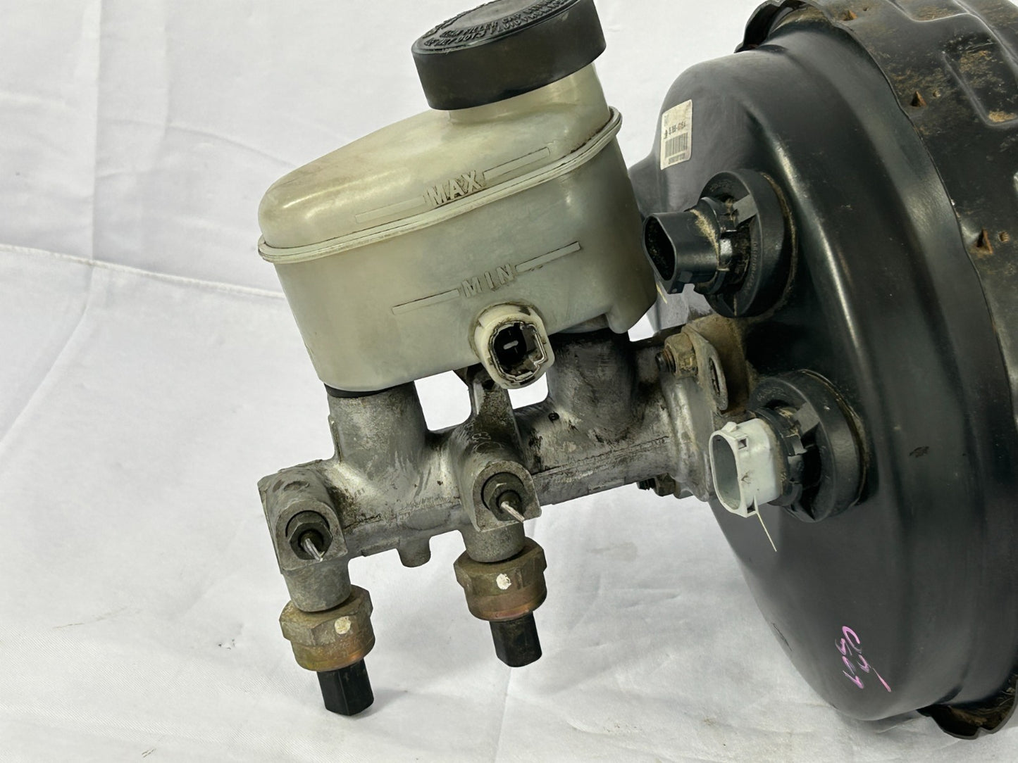 2002-2007 Toyota Sequoia Power Brake Booster Master Cylinder OEM 44610-0C041