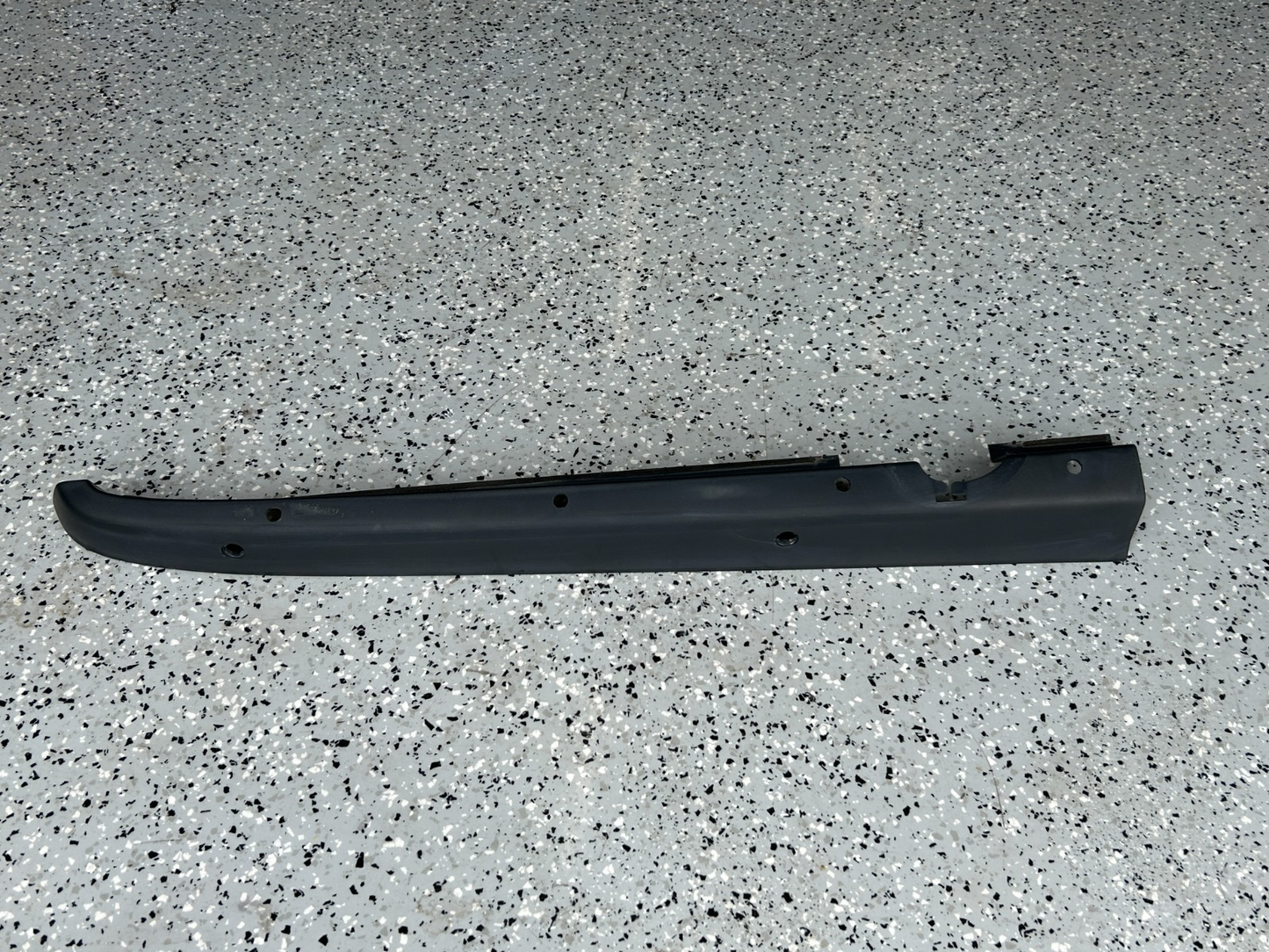 2003 - 2006 Subaru Baja Right Passenger Side Lower Molding Trim OEM 91046AE03A