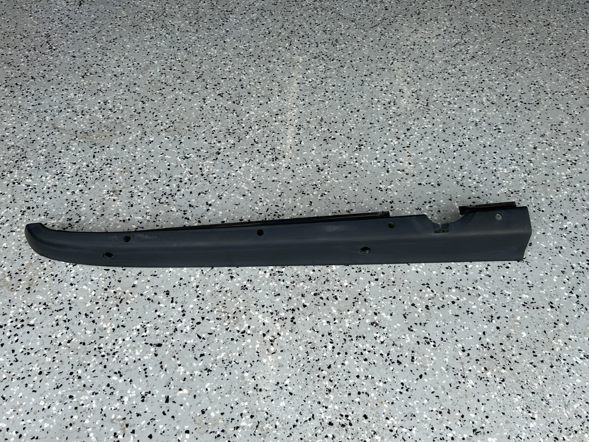 2003 - 2006 Subaru Baja Right Passenger Side Lower Molding Trim OEM 91046AE03A
