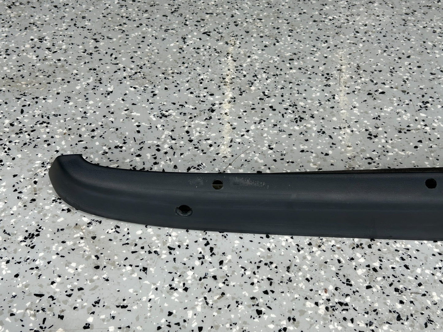 2003 - 2006 Subaru Baja Right Passenger Side Lower Molding Trim OEM 91046AE03A