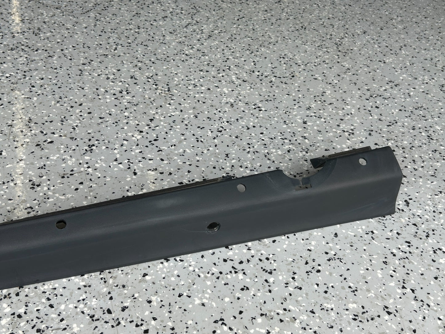 2003 - 2006 Subaru Baja Right Passenger Side Lower Molding Trim OEM 91046AE03A
