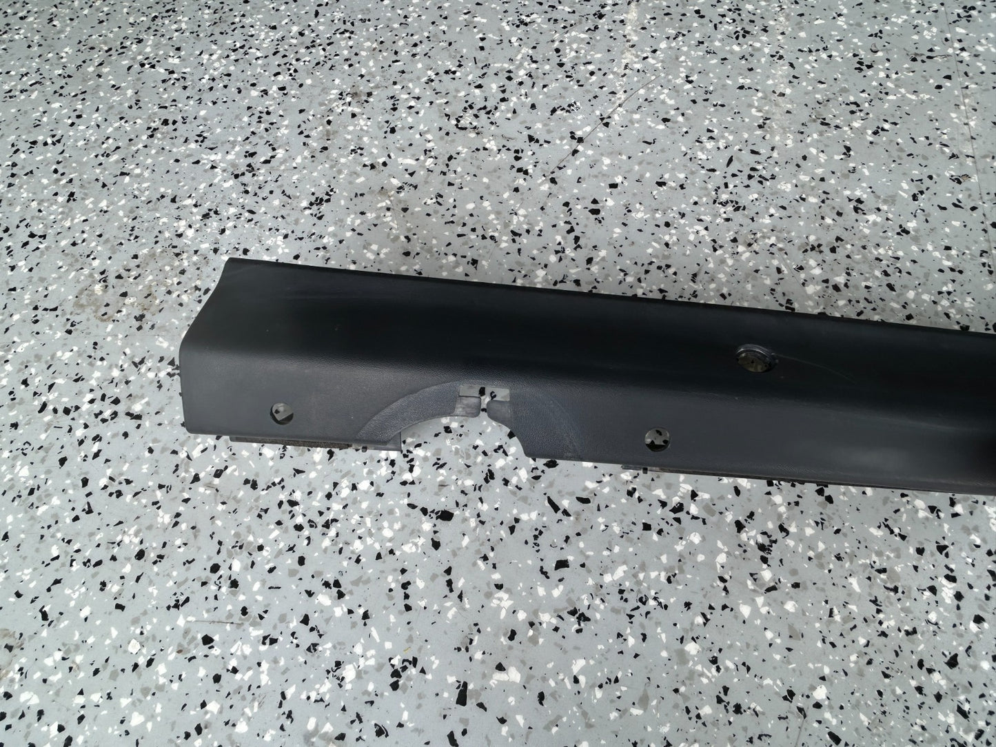 2003 - 2006 Subaru Baja Right Passenger Side Lower Molding Trim OEM 91046AE03A