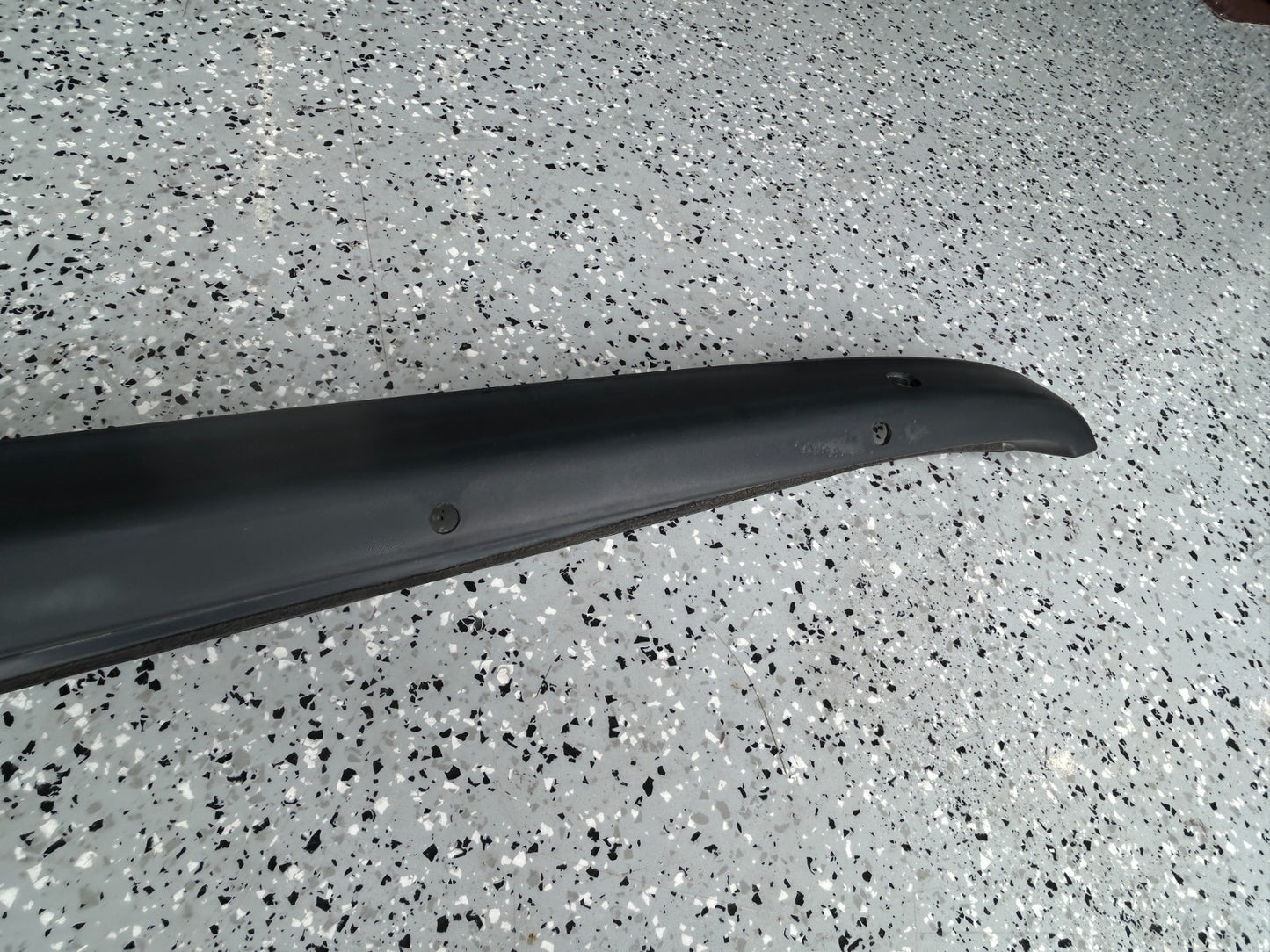 2003 - 2006 Subaru Baja Right Passenger Side Lower Molding Trim OEM 91046AE03A