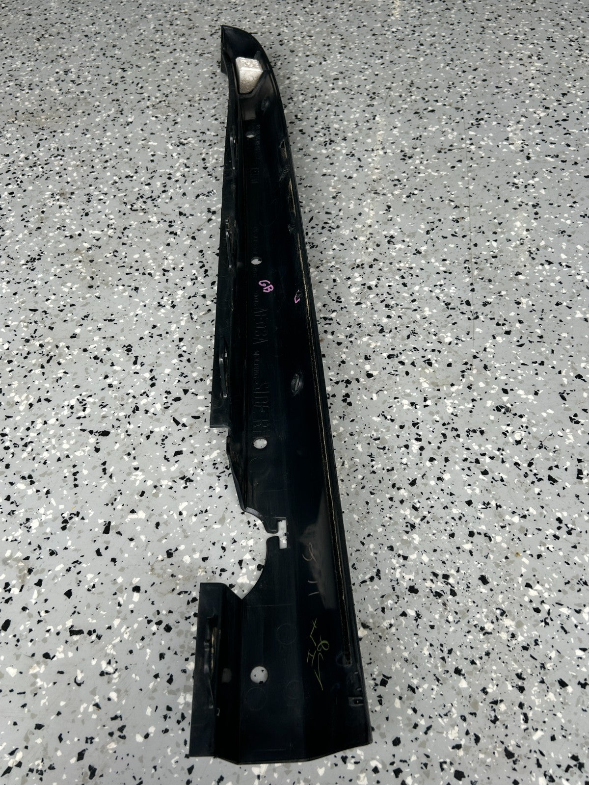 2003 - 2006 Subaru Baja Right Passenger Side Lower Molding Trim OEM 91046AE03A
