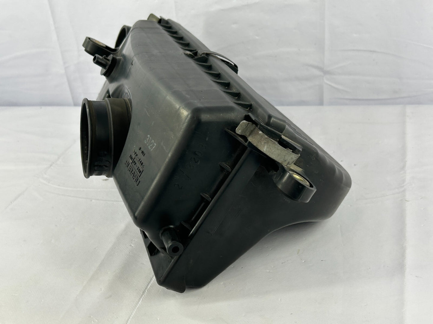 2003-2006 Subaru Baja Front Air Cleaner Filter Box Assembly OEM 16520AA03B