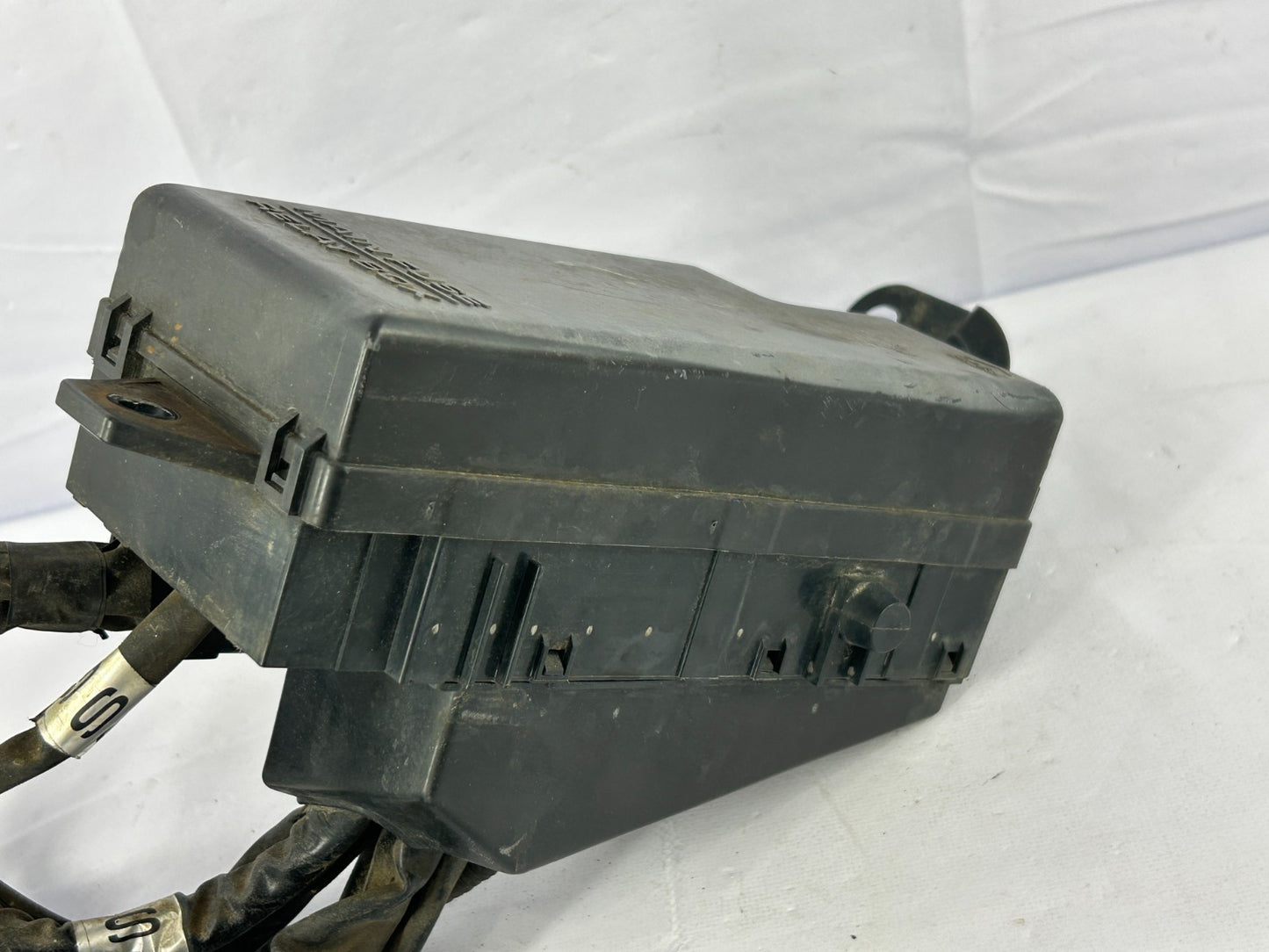 2003-2005 Subaru Baja Engine Compartment Fuse Box Relay Junction OEM 82231AE07A