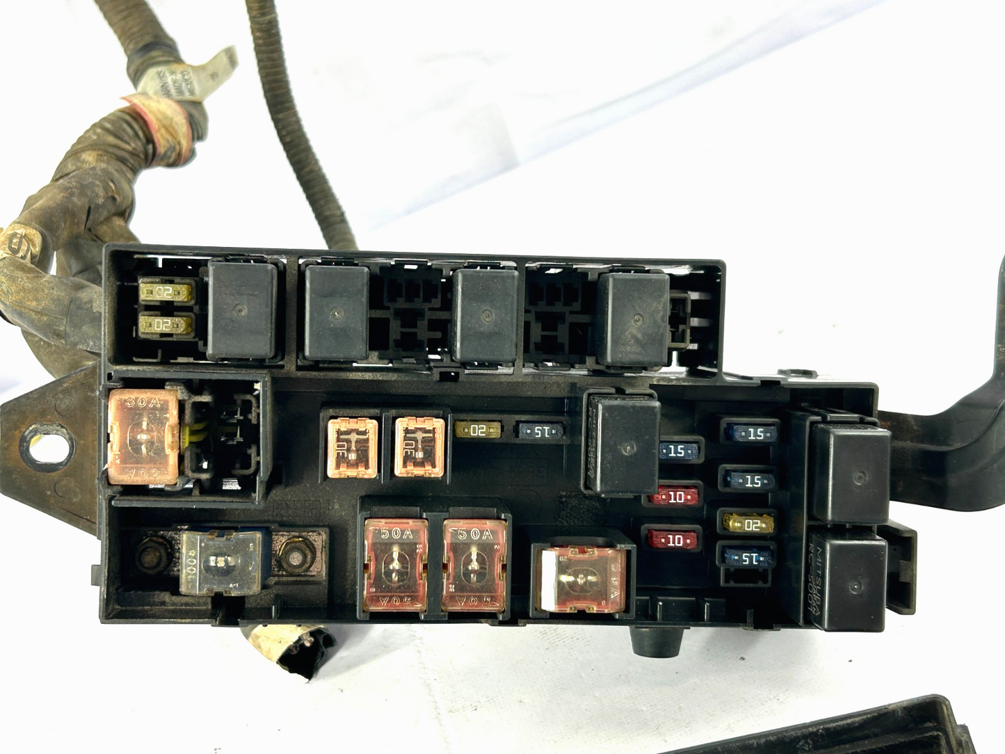 2003-2005 Subaru Baja Engine Compartment Fuse Box Relay Junction OEM 82231AE07A