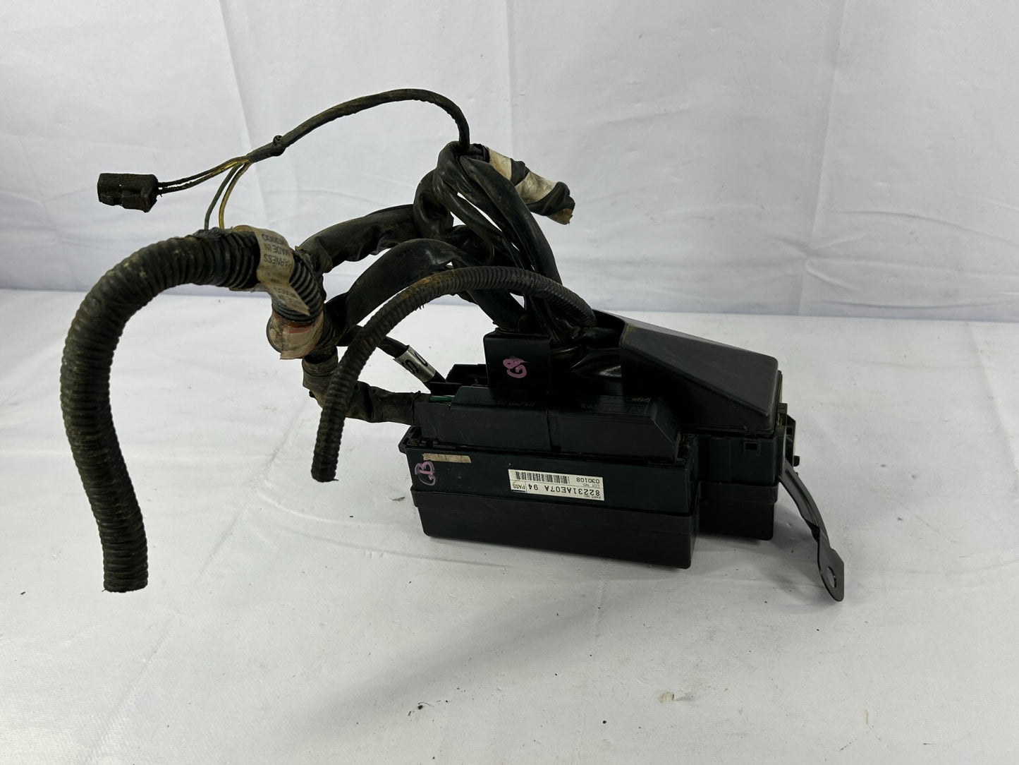 2003-2005 Subaru Baja Engine Compartment Fuse Box Relay Junction OEM 82231AE07A