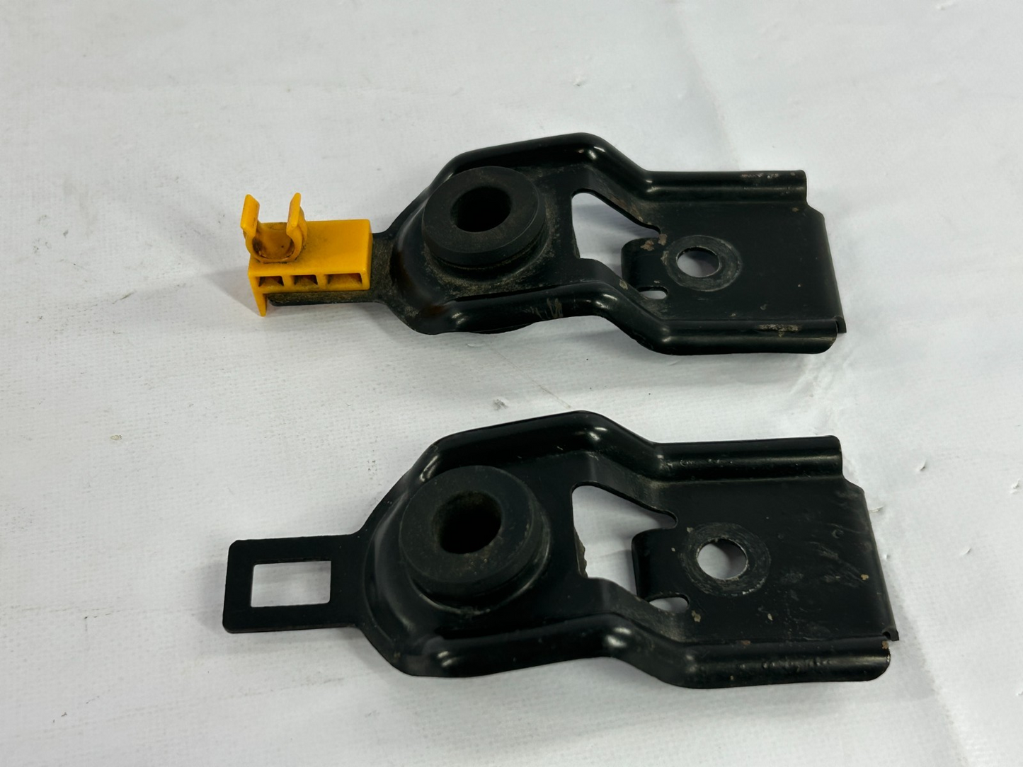 2003-2006 Subaru Baja Upper Radiator Mounting Support Bracket OEM 45124AE06B