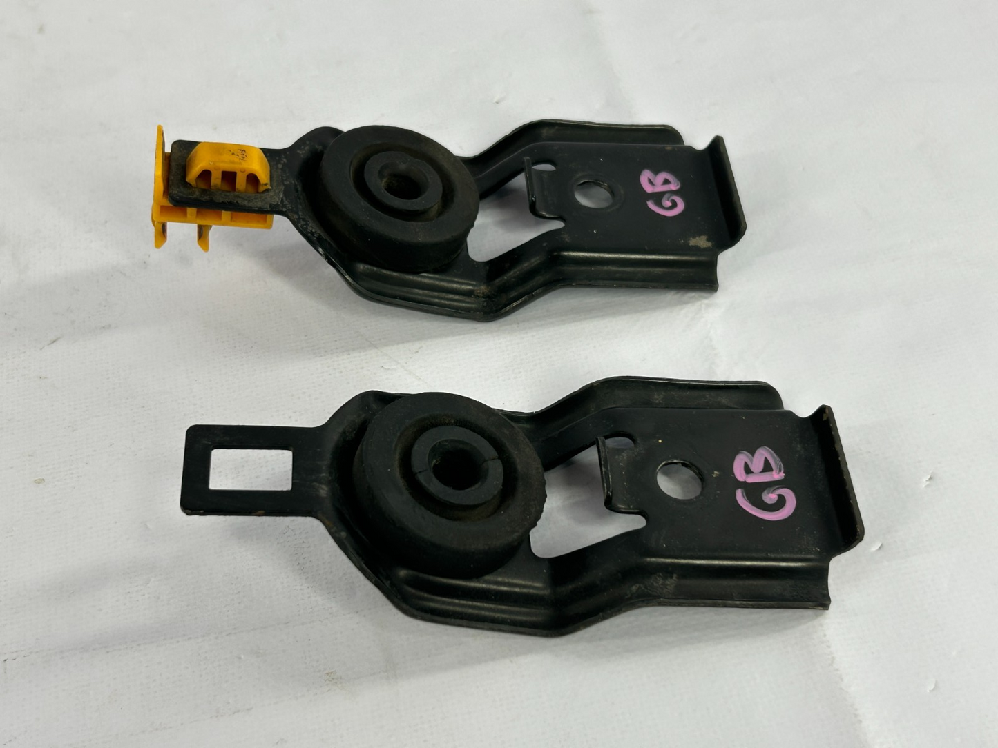 2003-2006 Subaru Baja Upper Radiator Mounting Support Bracket OEM 45124AE06B