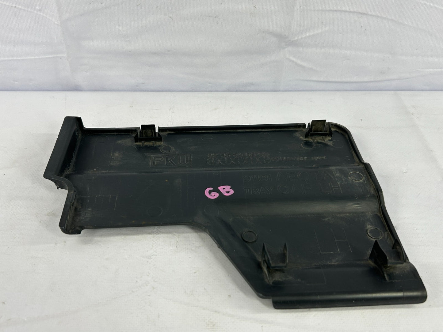 2003-2006 Subaru Baja Left Driver Side Luggage Tray Cap Cover OEM 91101AE07A