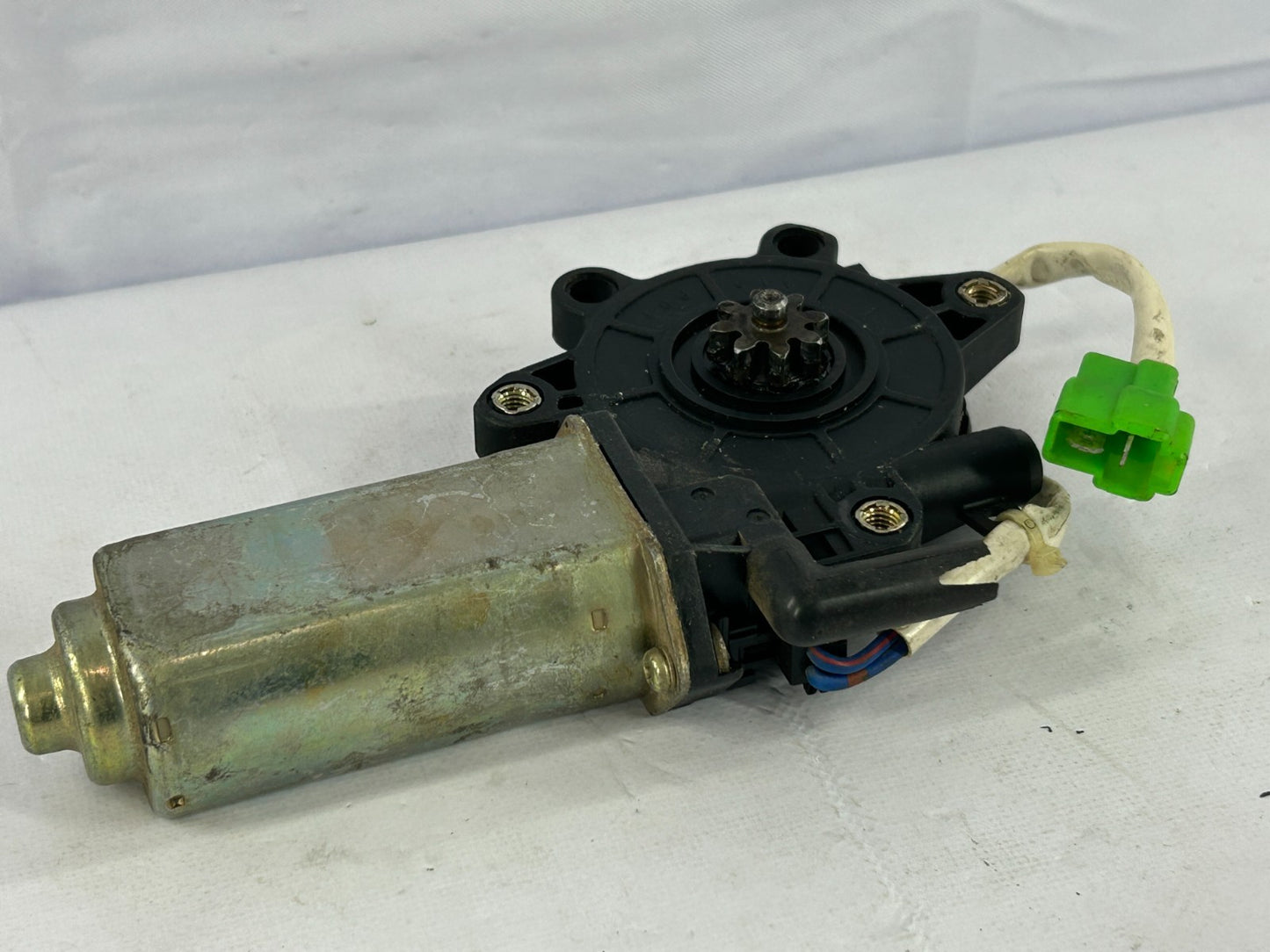 2000-2004 Subaru Outback Rear Left Side Window Regulator Motor OEM 62188AE01B
