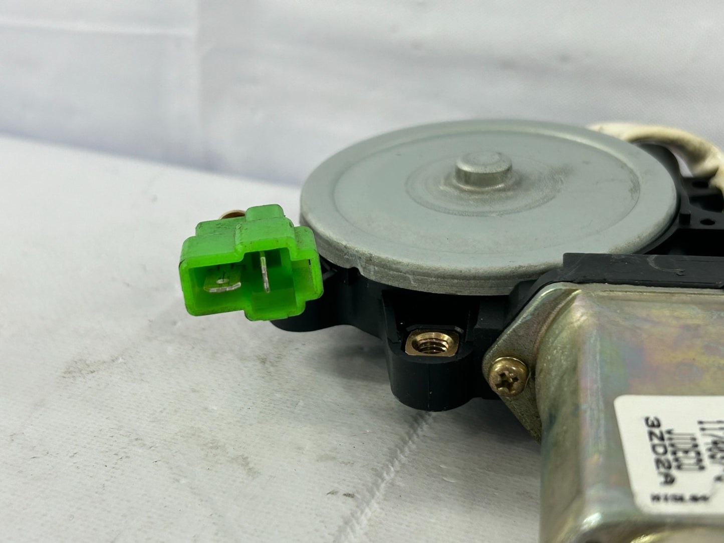 2000-2004 Subaru Outback Rear Right Side Window Regulator Motor OEM 62188AE00B