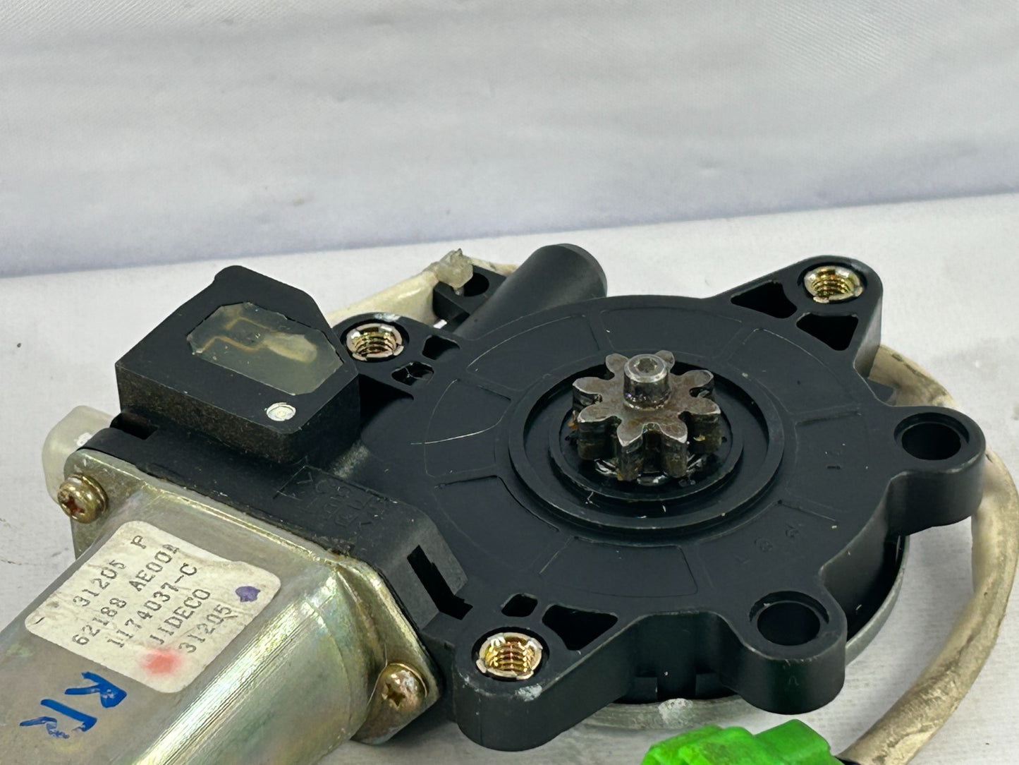 2000-2004 Subaru Outback Rear Right Side Window Regulator Motor OEM 62188AE00B
