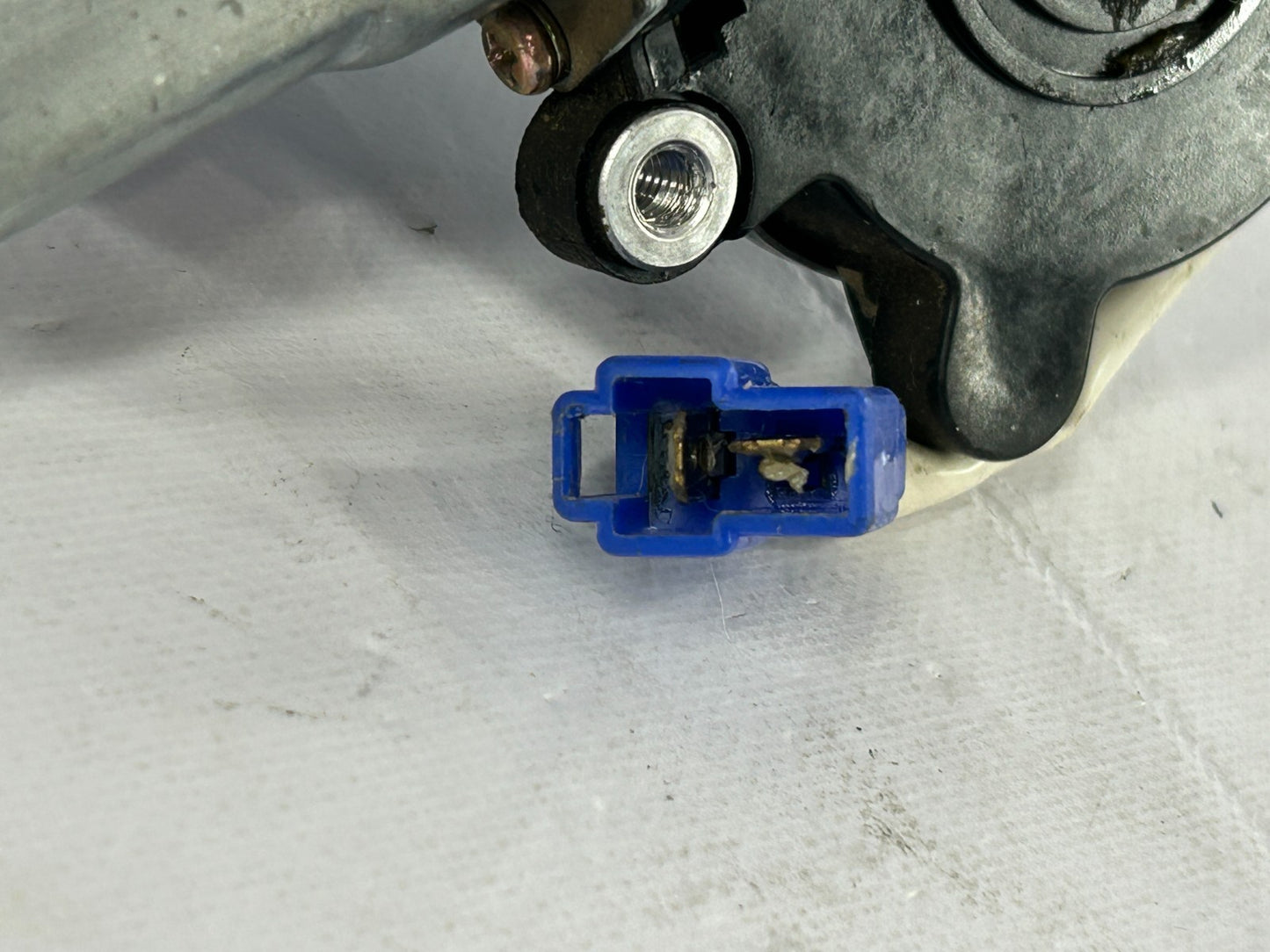1998-2002 Subaru Forester Rear Right Window Regulator Motor OEM 63113FC100