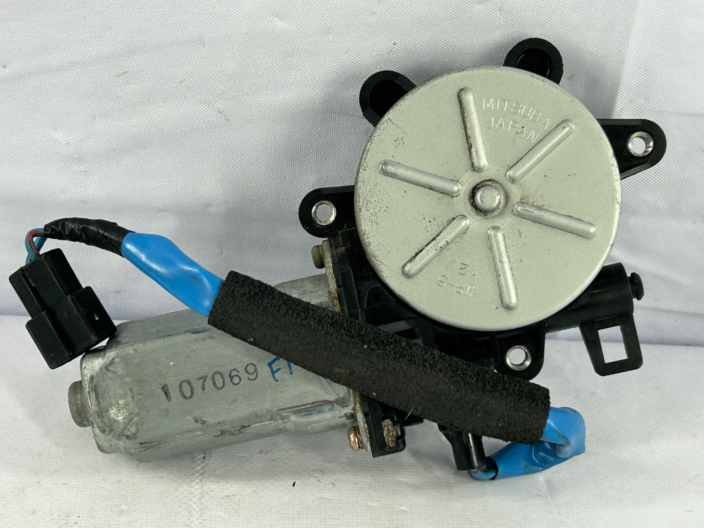 2004-2007 Subaru Impreza or WRX Front Right Window Motor OEM 61188FE002