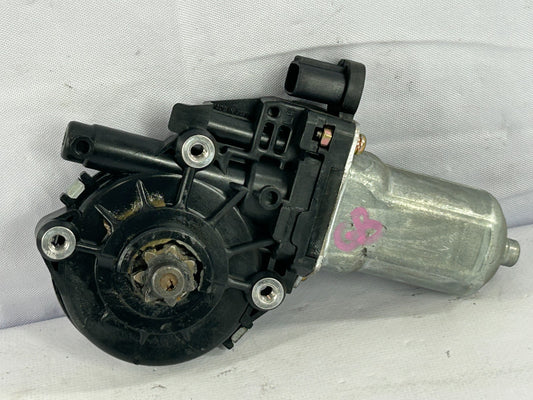2004-2010 Toyota Sienna Rear Left Door Power Window Motor OEM 85720-08020