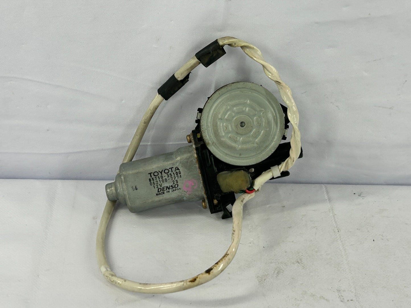 1996-1999 Toyota 4Runner Front Right Side Window Regulator Motor OEM 8571035100