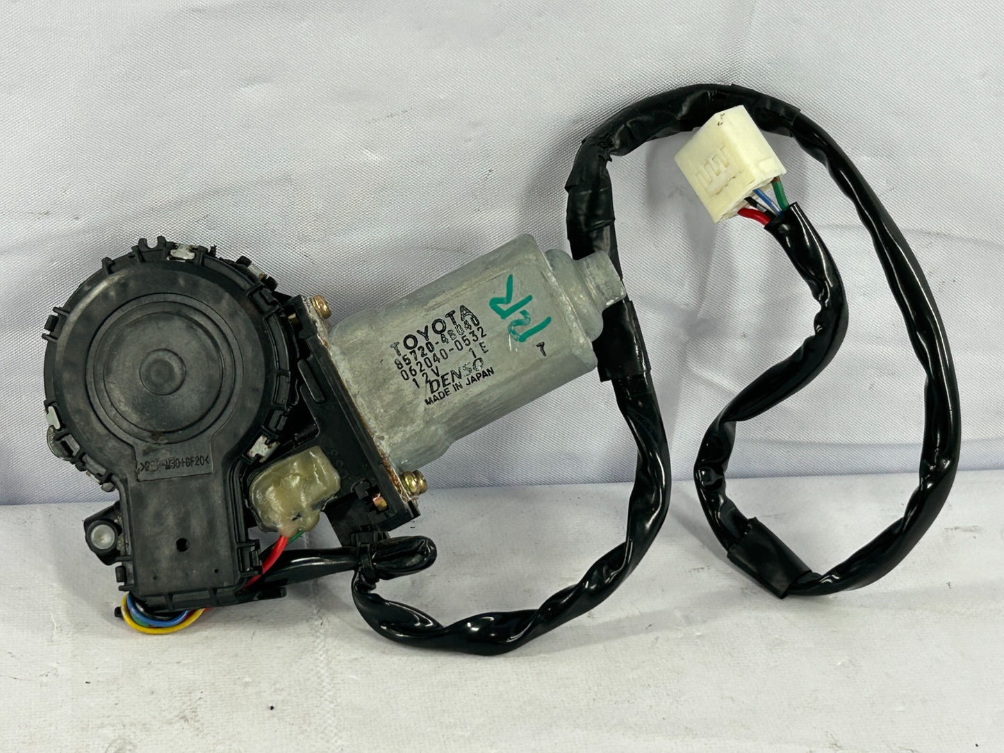 1999-2003 Lexus RX300 Rear Right Side Door Power Window Motor OEM 85720-48040