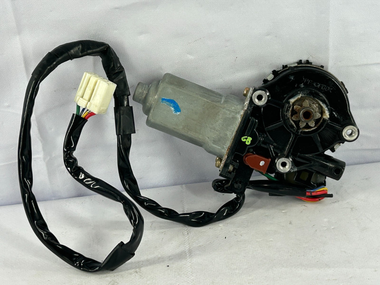 1999-2003 Lexus RX300 Rear Right Side Door Power Window Motor OEM 85720-48040