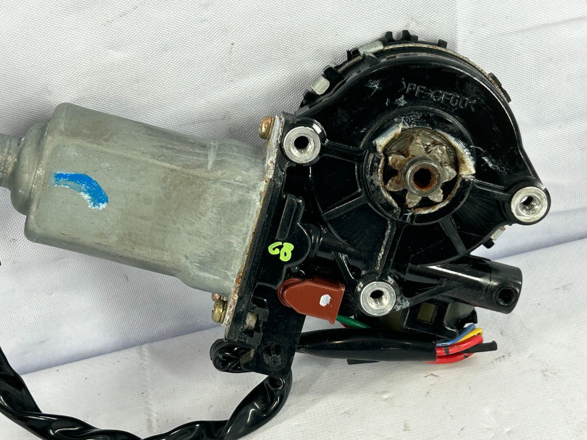1999-2003 Lexus RX300 Rear Right Side Door Power Window Motor OEM 85720-48040