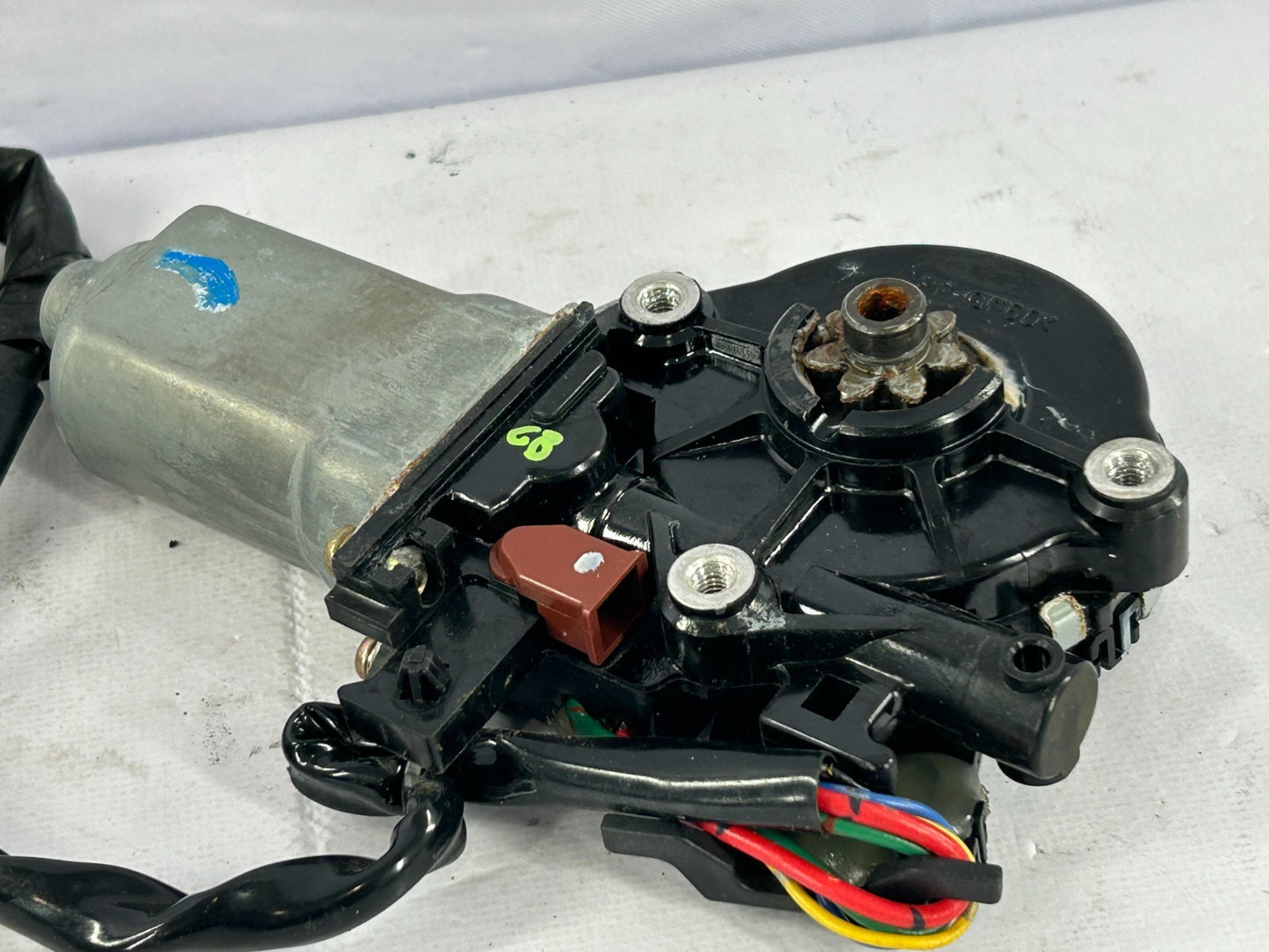 1999-2003 Lexus RX300 Rear Right Side Door Power Window Motor OEM 85720-48040