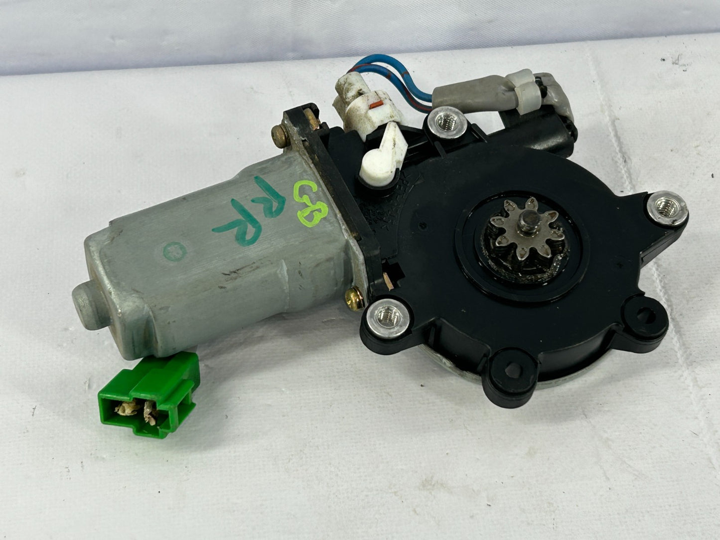 2004-2005 Subaru Forester Rear Right Window Regulator Motor OEM 62188SA001