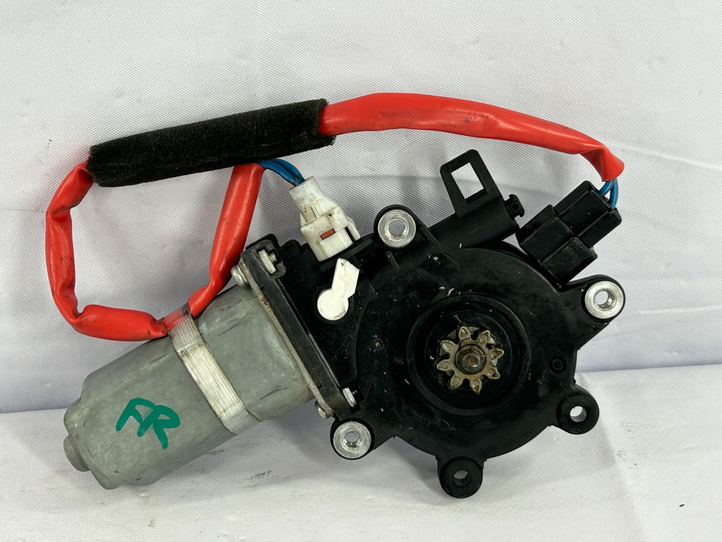 2002-2007 Subaru Impreza Front Right Window Regulator Motor OEM 61188FE002