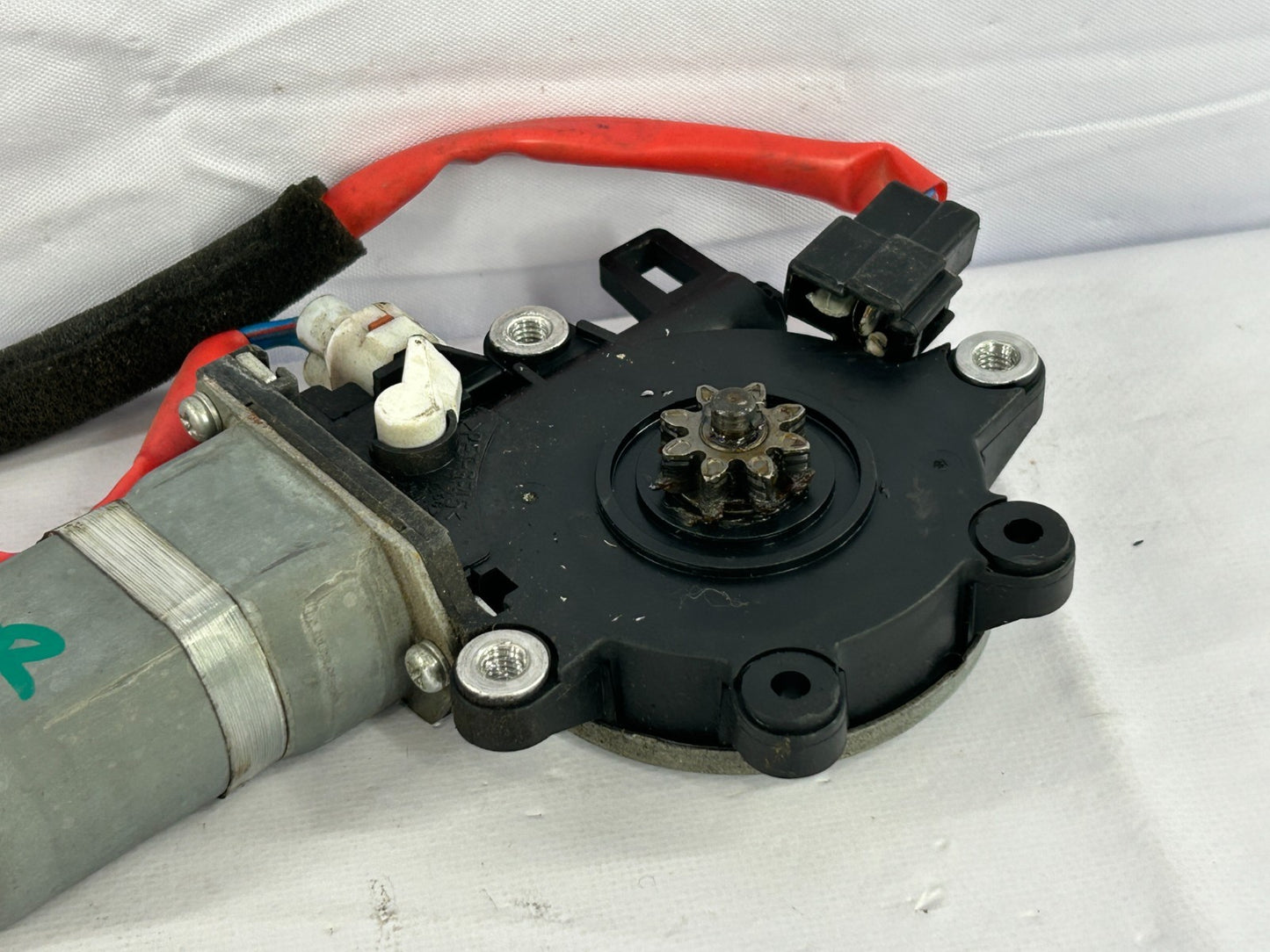 2002-2007 Subaru Impreza Front Right Window Regulator Motor OEM 61188FE002