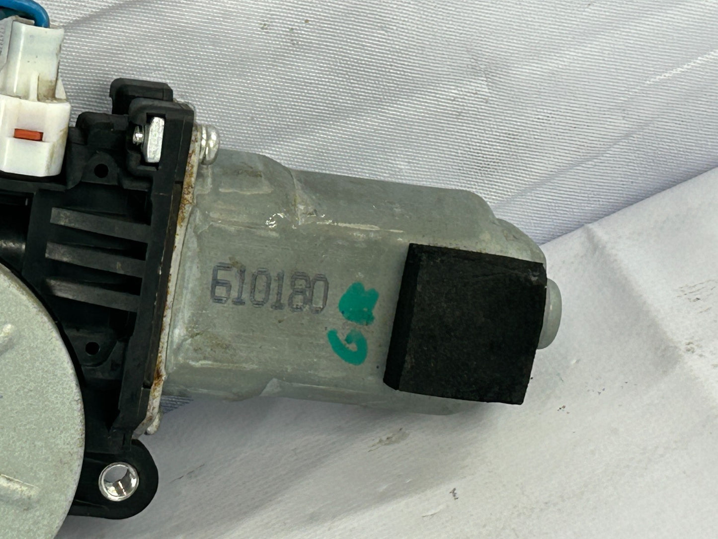 2002-2007 Subaru Impreza Rear Right Window Regulator Motor OEM ⁠ 62188FE001