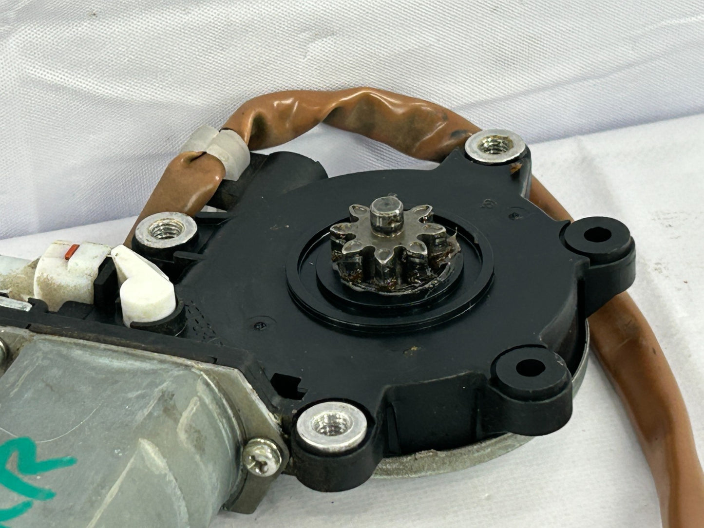 2002-2007 Subaru Impreza Rear Right Window Regulator Motor OEM ⁠ 62188FE001