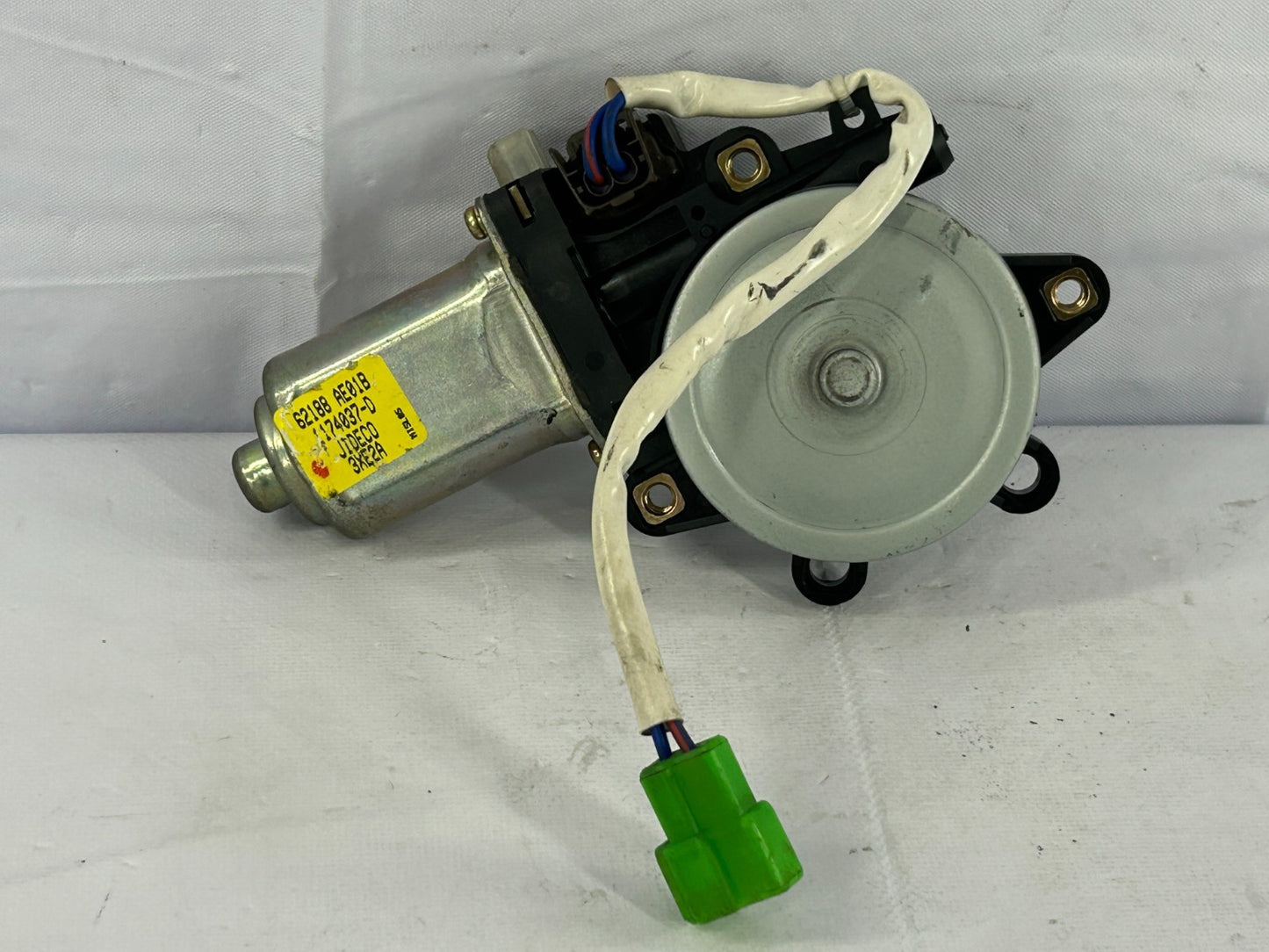 00-04 Subaru Legacy Outback Rear Left Window Regulator & Motor OEM 62188AE01B