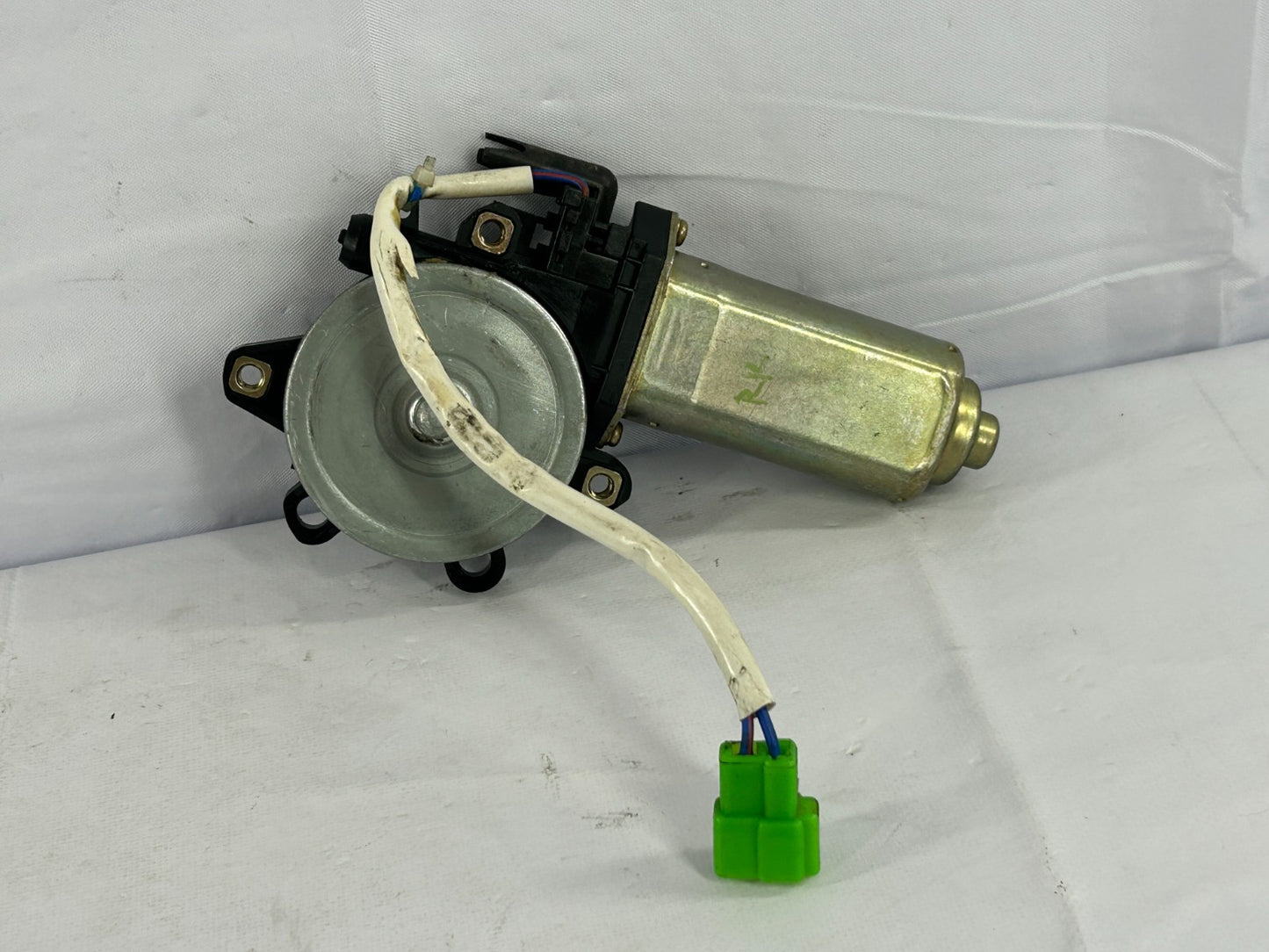 00-03 Subaru Legacy Outback Rear Right Window Regulator Motor OEM 62188AE00A