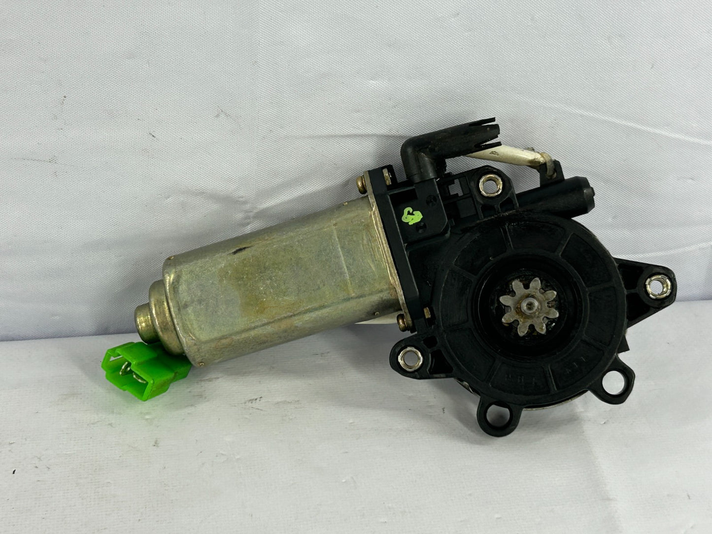 00-03 Subaru Legacy Outback Rear Right Window Regulator Motor OEM 62188AE00A