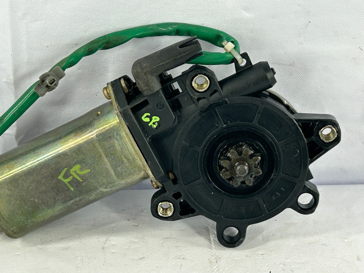 00-04 Subaru Legacy Outback Front Right Window Regulator Motor OEM 61188AE00A