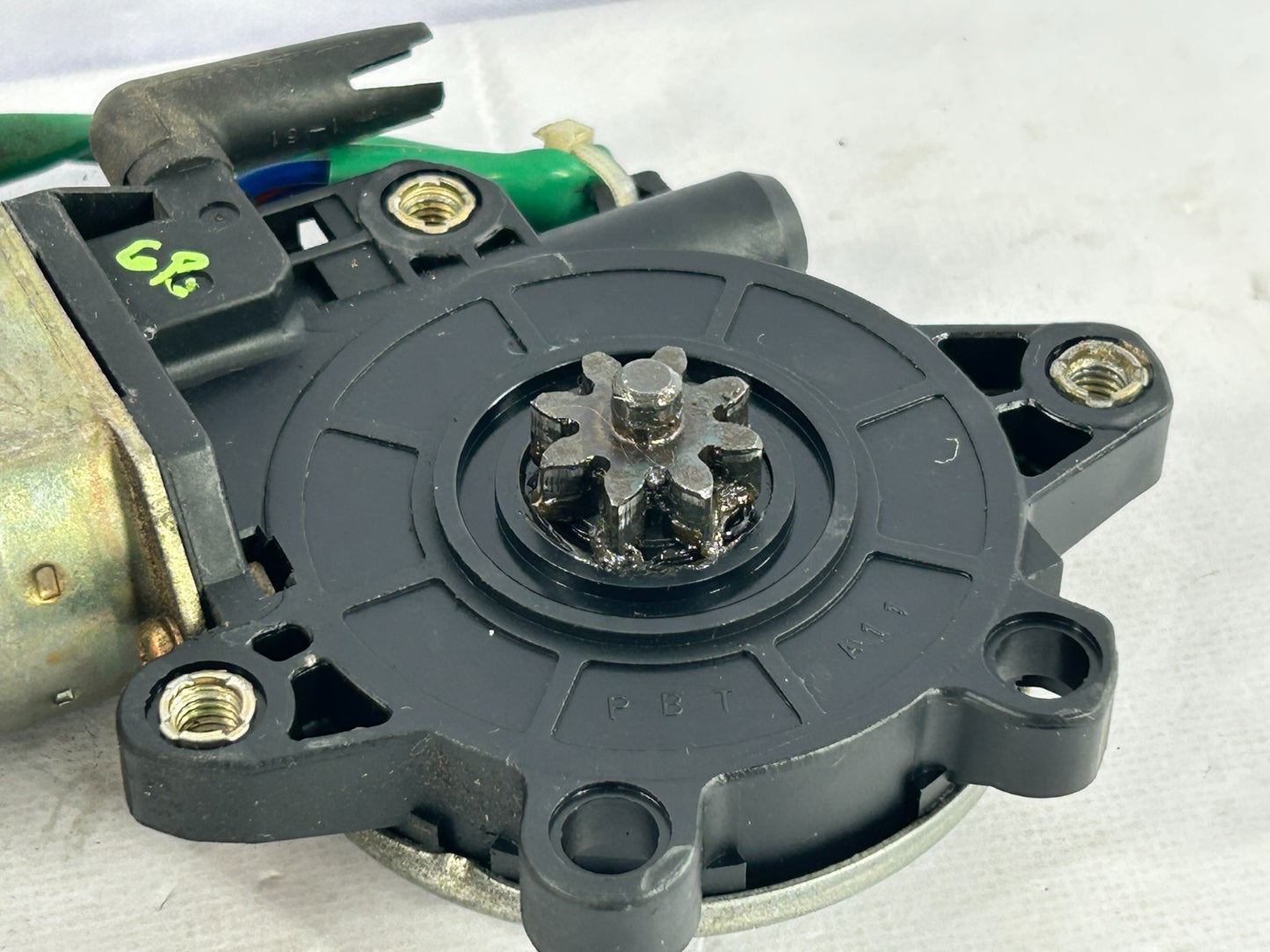 00-04 Subaru Legacy Outback Front Right Window Regulator Motor OEM 61188AE00A